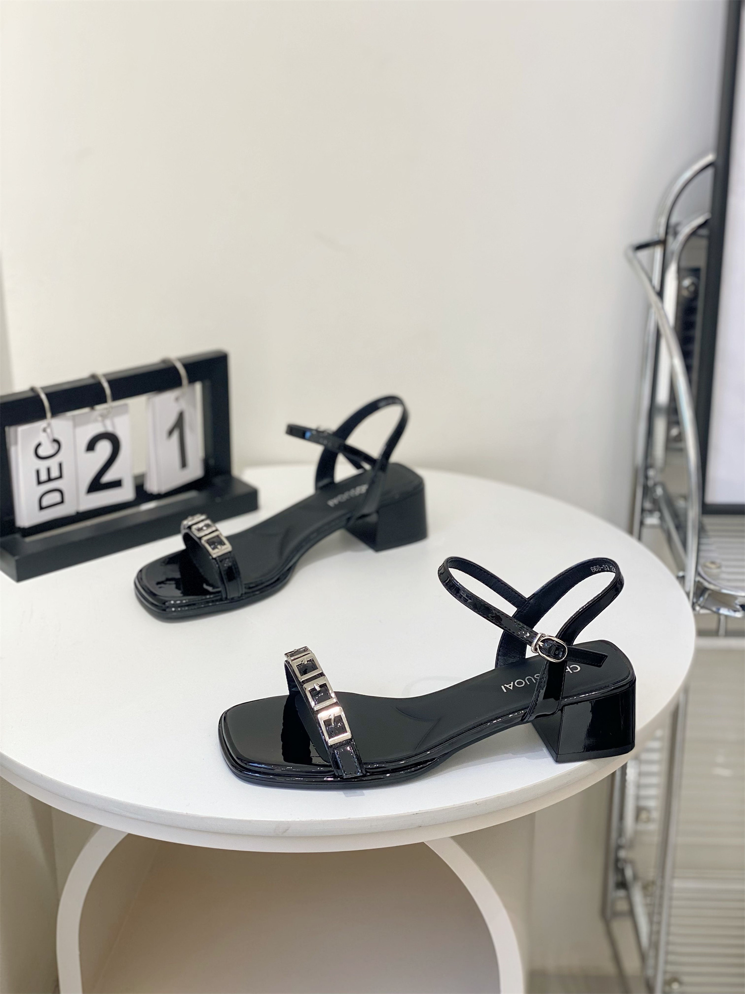 Women's Summer Fairy-Style Open-Toe Square-Toe Chunky-Heeled Roman Sandals with One-Word Buckle - Perfect for Skirts and 2025 Trends