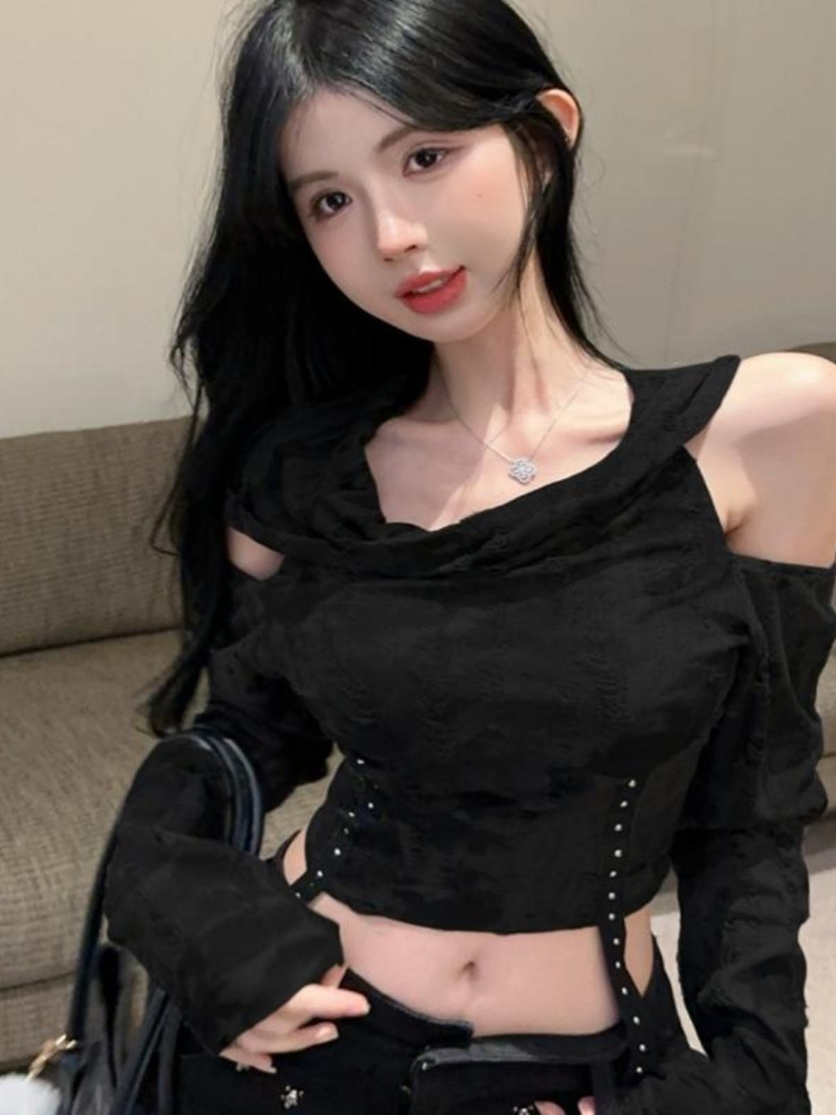 Y2K Ripped Hooded Off-Shoulder Long Sleeve T-Shirt for Women - Abandoned Wasteland Style K-Pop Crop Top
