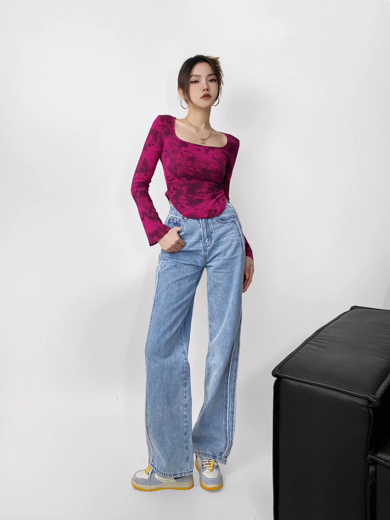 Y2K Spicy Girl Tie-Dye Square Neck Flared Long Sleeve T-Shirt with Pleated Waist and Slimming Curved Hem for Women