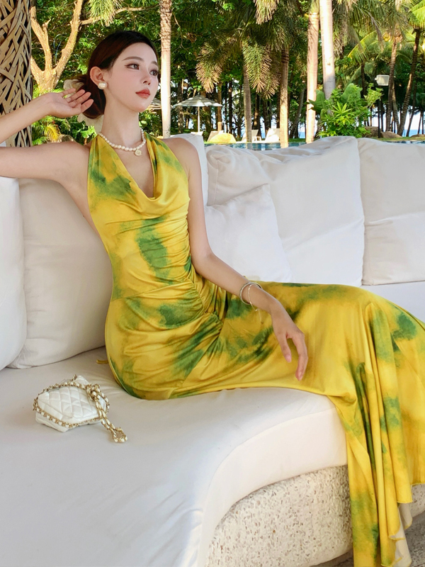 Yellow-Green Color-Blocking Halter Neck Mermaid Bodycon Dress for Women - French Vacation Style Long Dress for Photography