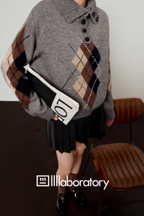 Argyle Knit Top / Navy Pleated Skirt