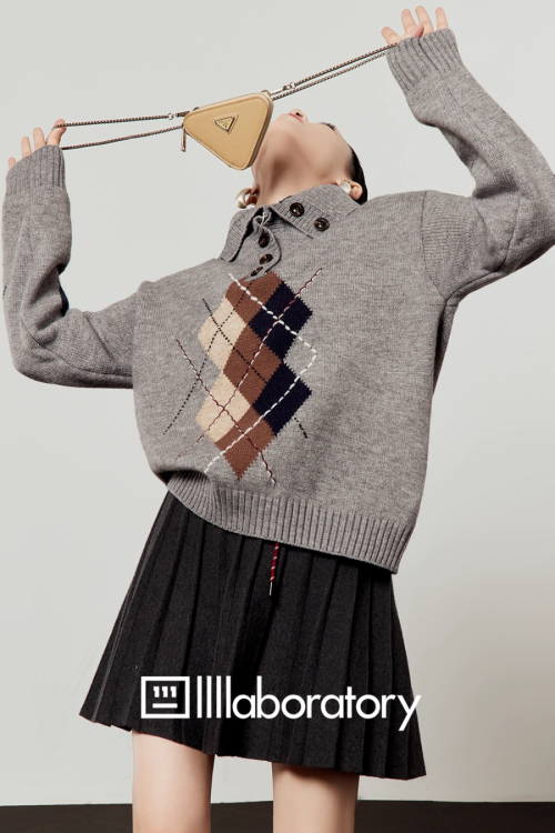 Argyle Knit Top / Navy Pleated Skirt