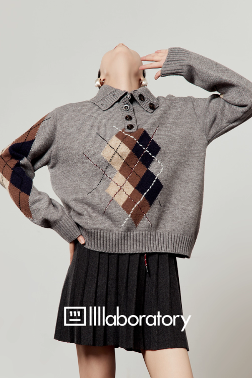 Argyle Knit Top / Navy Pleated Skirt