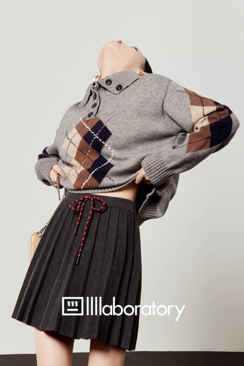 Argyle Knit Top / Navy Pleated Skirt