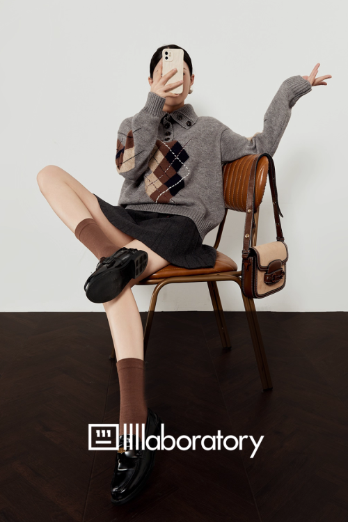 Argyle Knit Top / Navy Pleated Skirt