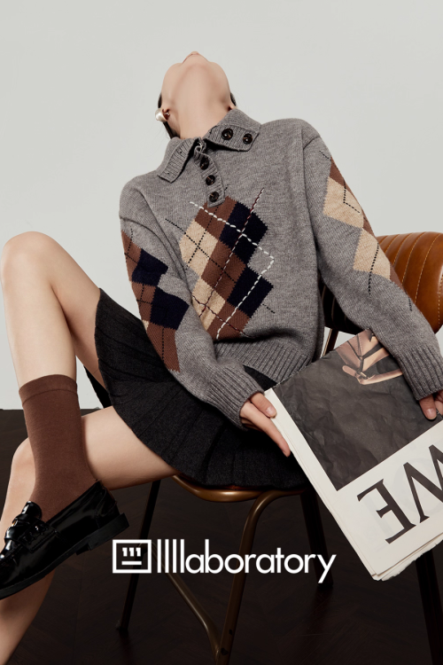 Argyle Knit Top / Navy Pleated Skirt