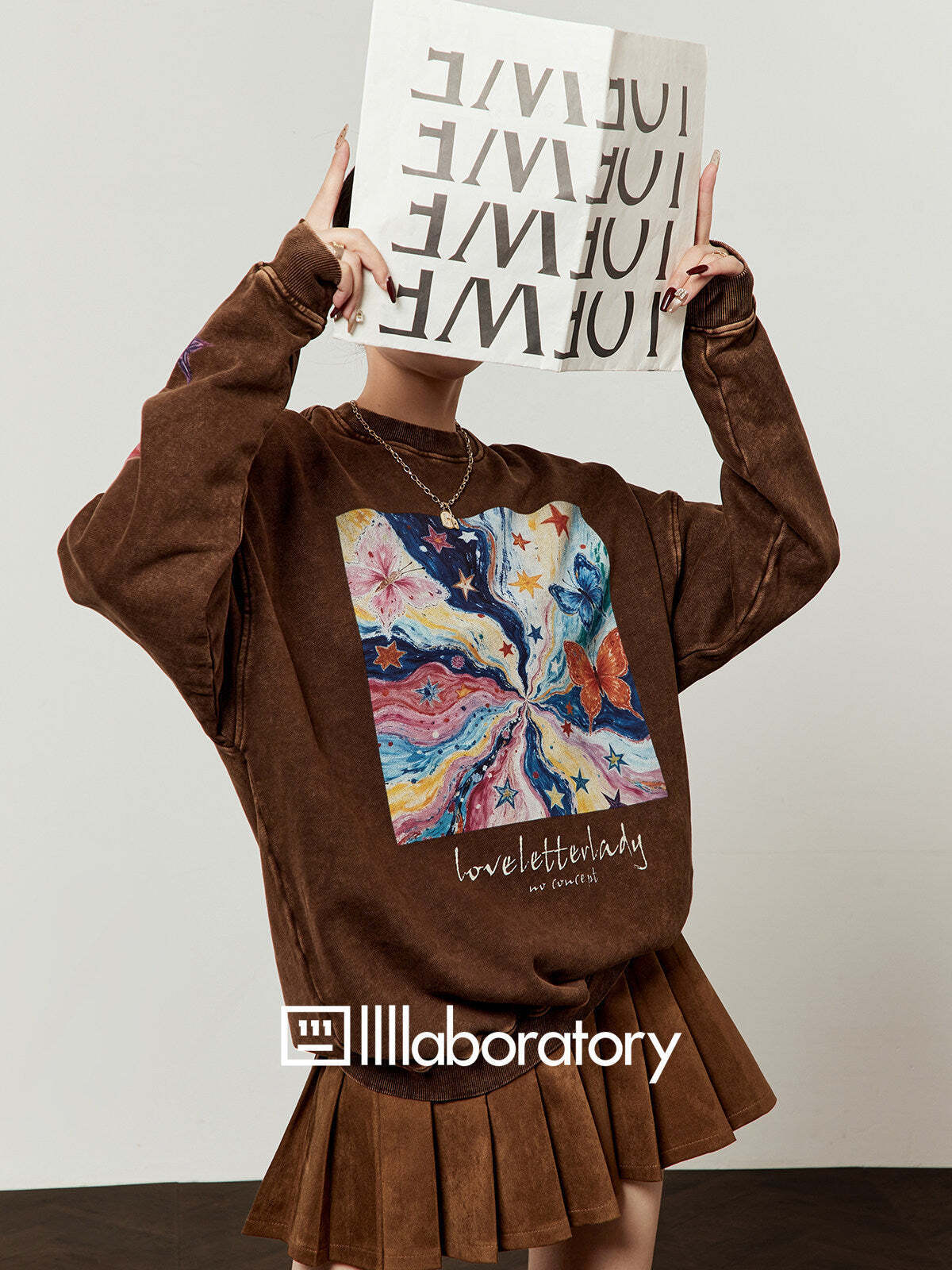 Big Print Sweatshirt Top / Pleated Skirt Big Print Sweatshirt Top / Pleated Skirt