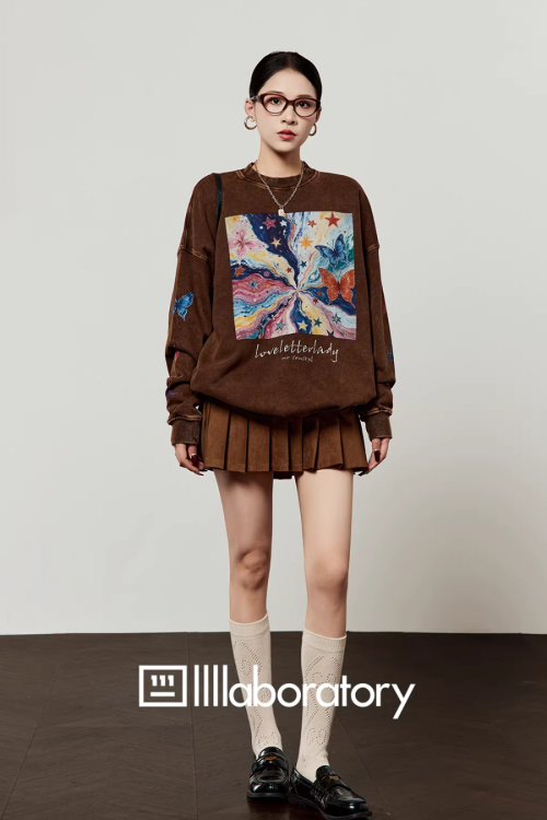 Big Print Sweatshirt Top / Pleated Skirt