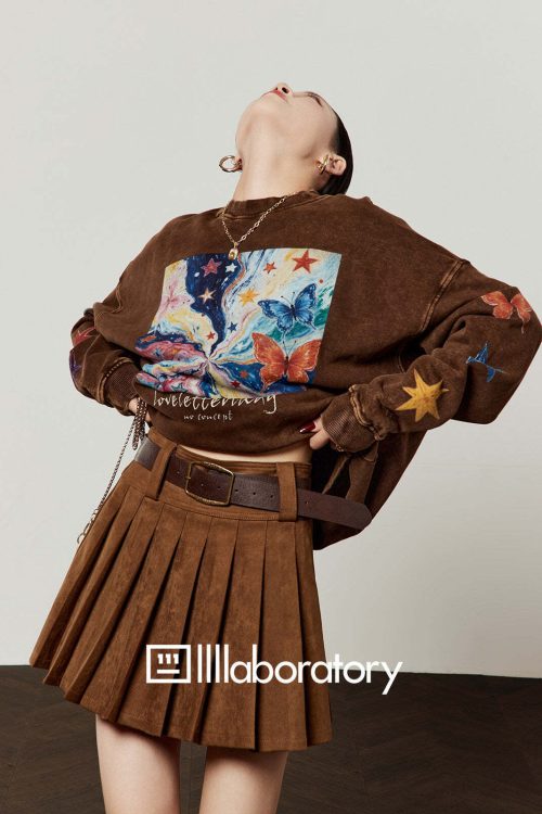 Big Print Sweatshirt Top / Pleated Skirt