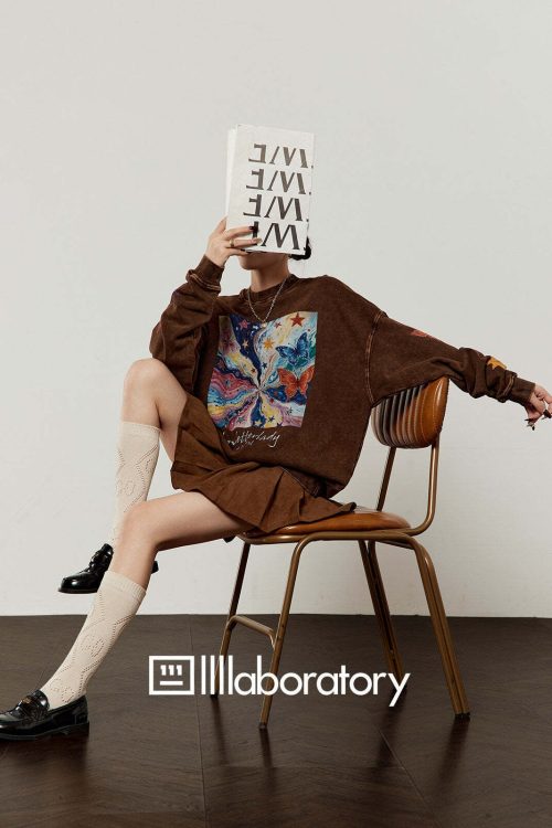 Big Print Sweatshirt Top / Pleated Skirt