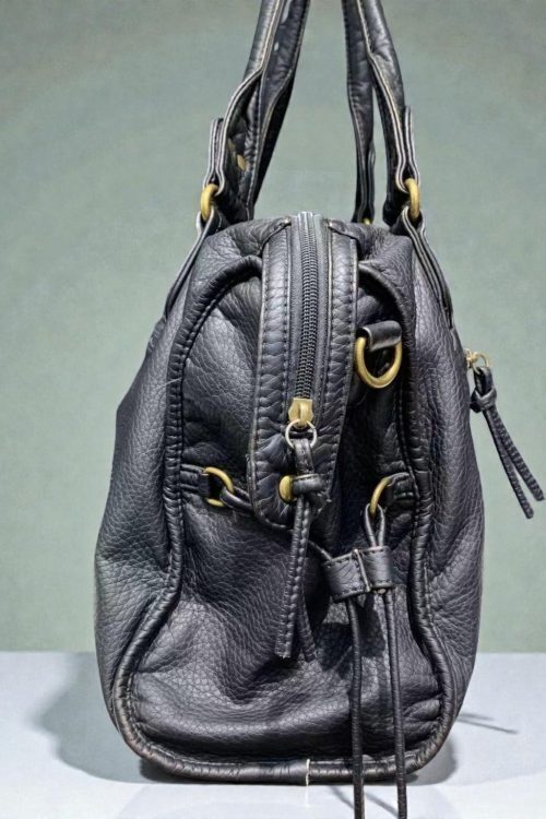 Black Y2K Vintage Crossbody Bag for Pin Display