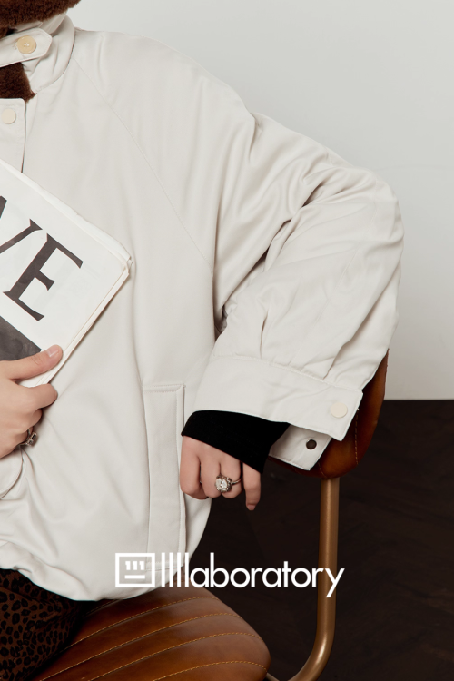 Boa Collar Round Jacket / Leopard Print Mini Skirt