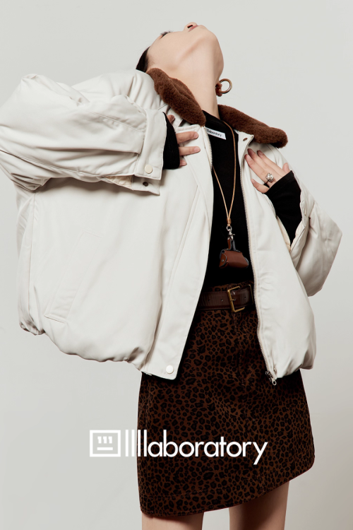 Boa Collar Round Jacket / Leopard Print Mini Skirt