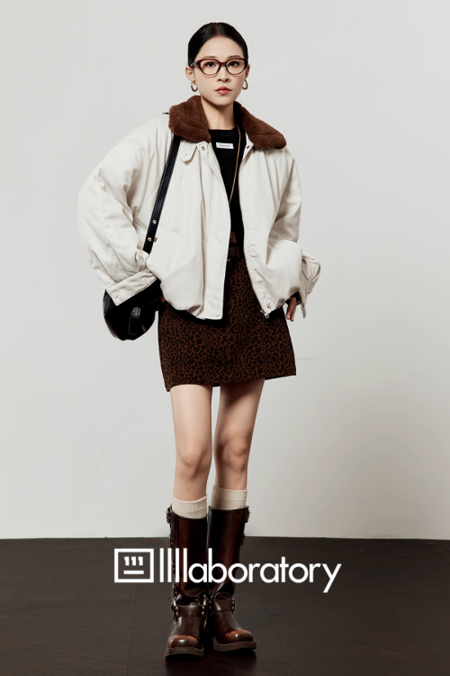 Boa Collar Round Jacket / Leopard Print Mini Skirt