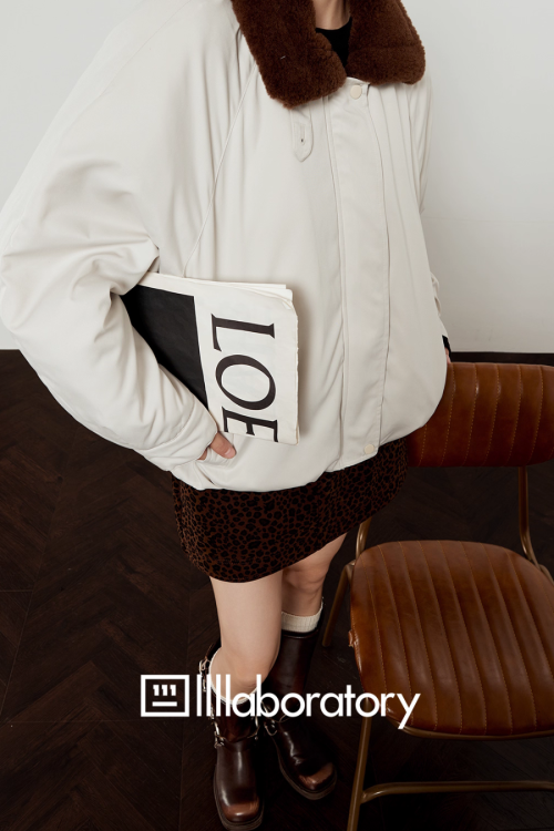 Boa Collar Round Jacket / Leopard Print Mini Skirt