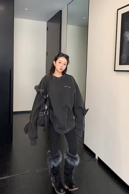 Bowknot Design Round Neck Sweatshirt