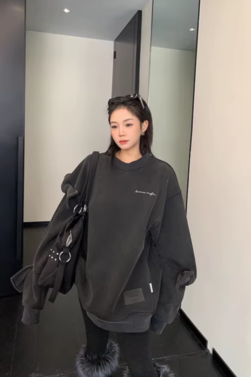 Bowknot Design Round Neck Sweatshirt