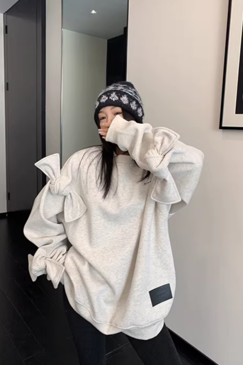 Bowknot Design Round Neck Sweatshirt