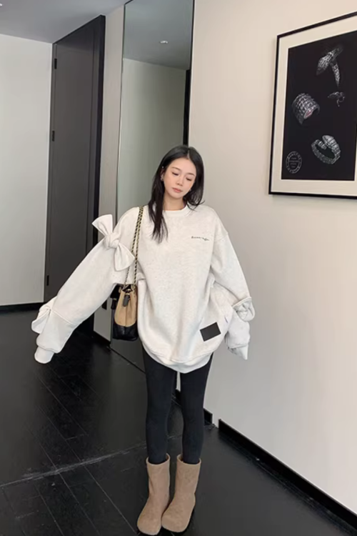 Bowknot Design Round Neck Sweatshirt