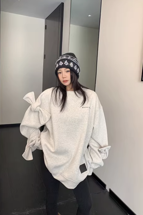 Bowknot Design Round Neck Sweatshirt