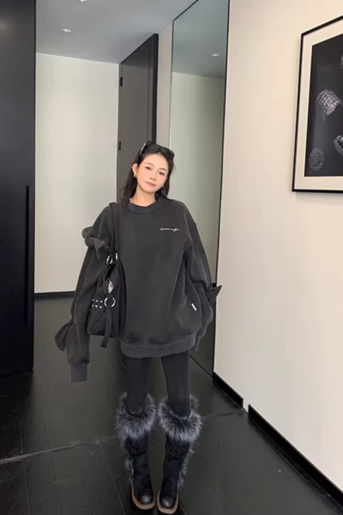 Bowknot Design Round Neck Sweatshirt