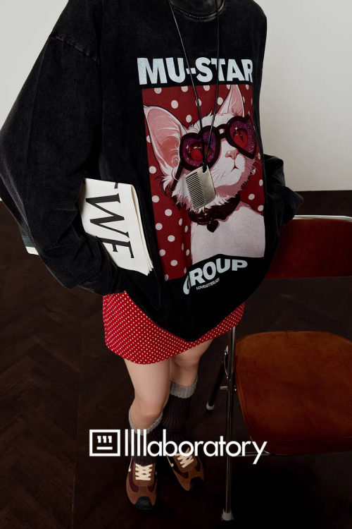 Cat Print Long Sleeve T-shirt / Polka Dot Mini Skirt