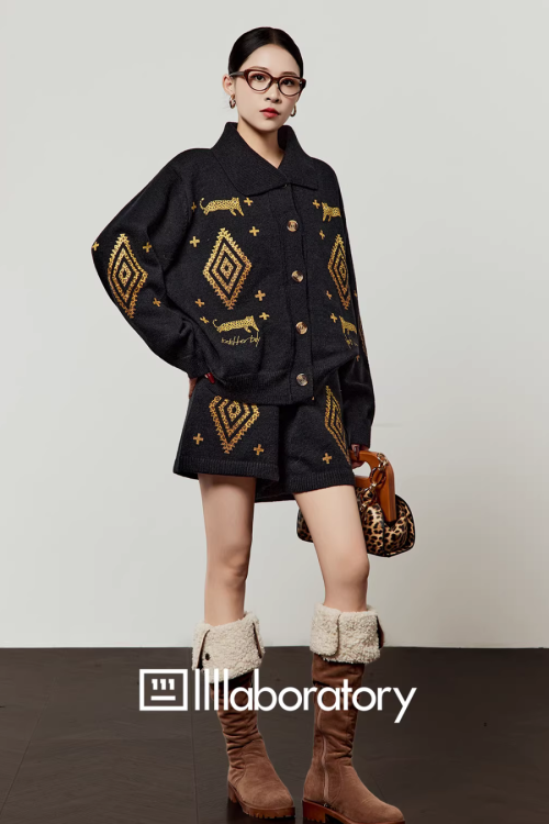 Chic Leopard Knit Top / Shorts