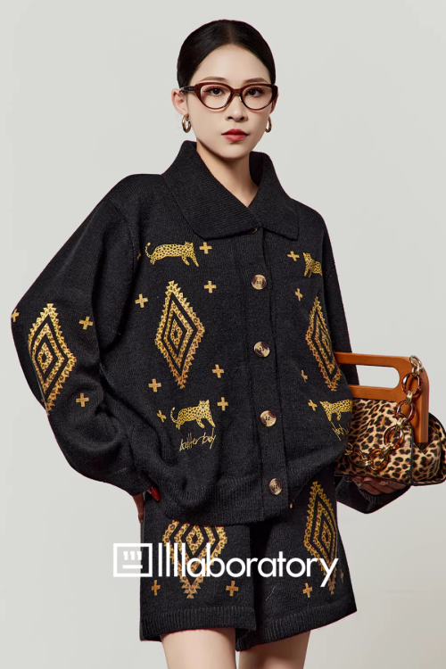 Chic Leopard Knit Top / Shorts