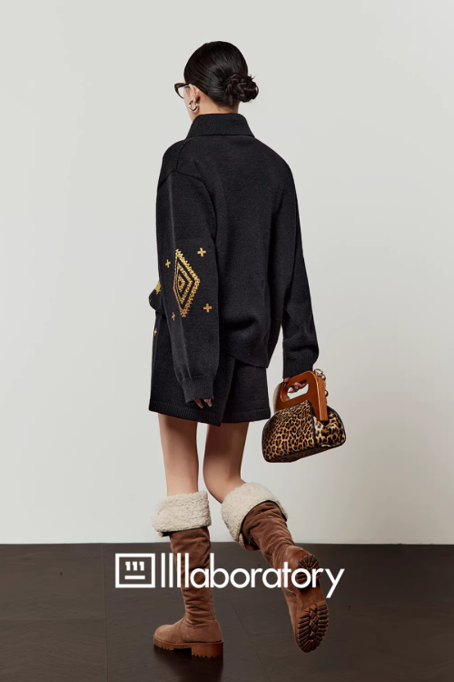 Chic Leopard Knit Top / Shorts