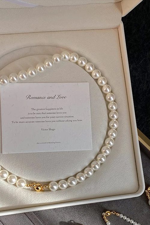 Classic Pearl Necklace