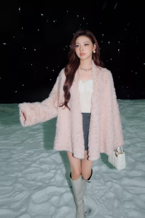Collarless Fur Coat / Mini Skirt