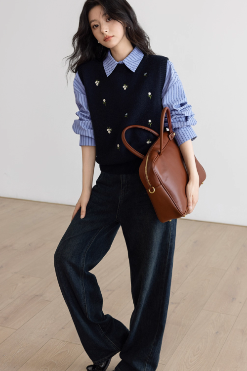 College Style Embroidered Knit Vest