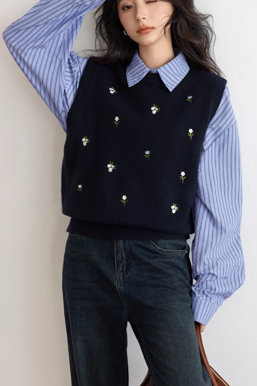 College Style Embroidered Knit Vest