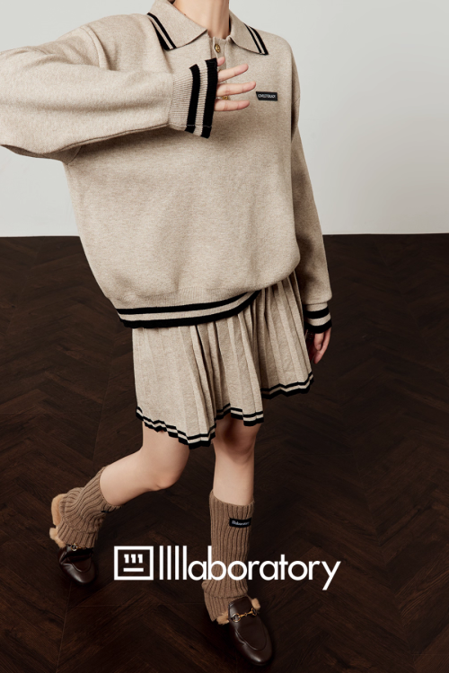 Cream Beige Knit Top / Pleated Skirt