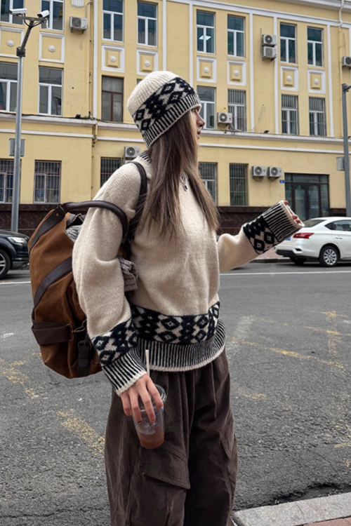 Crew Neck Jacquard Knit