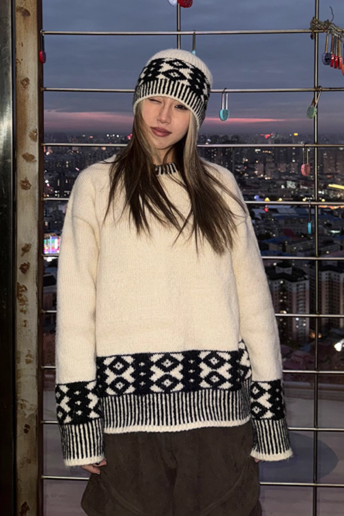 Crew Neck Jacquard Knit