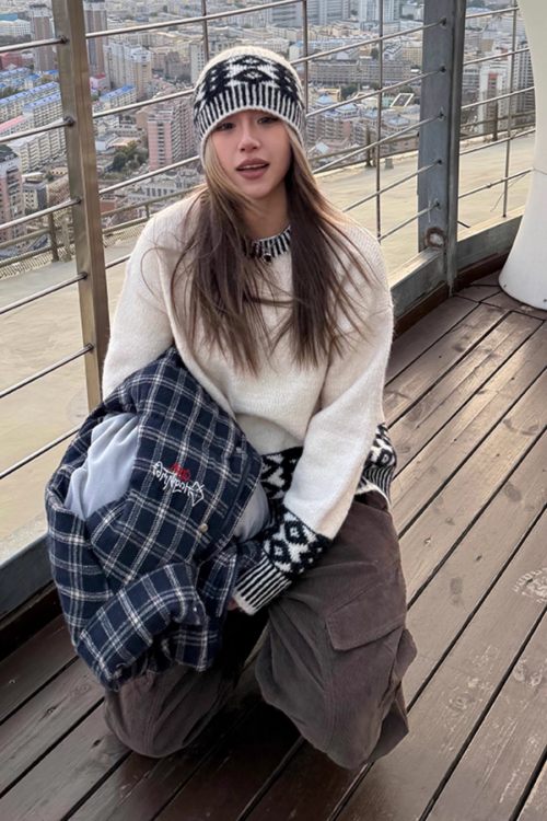 Crew Neck Jacquard Knit