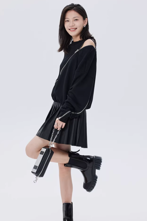 Diagonal Zip Design Long-Sleeve Top