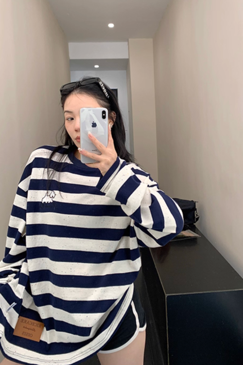 Dog Patch Border Top