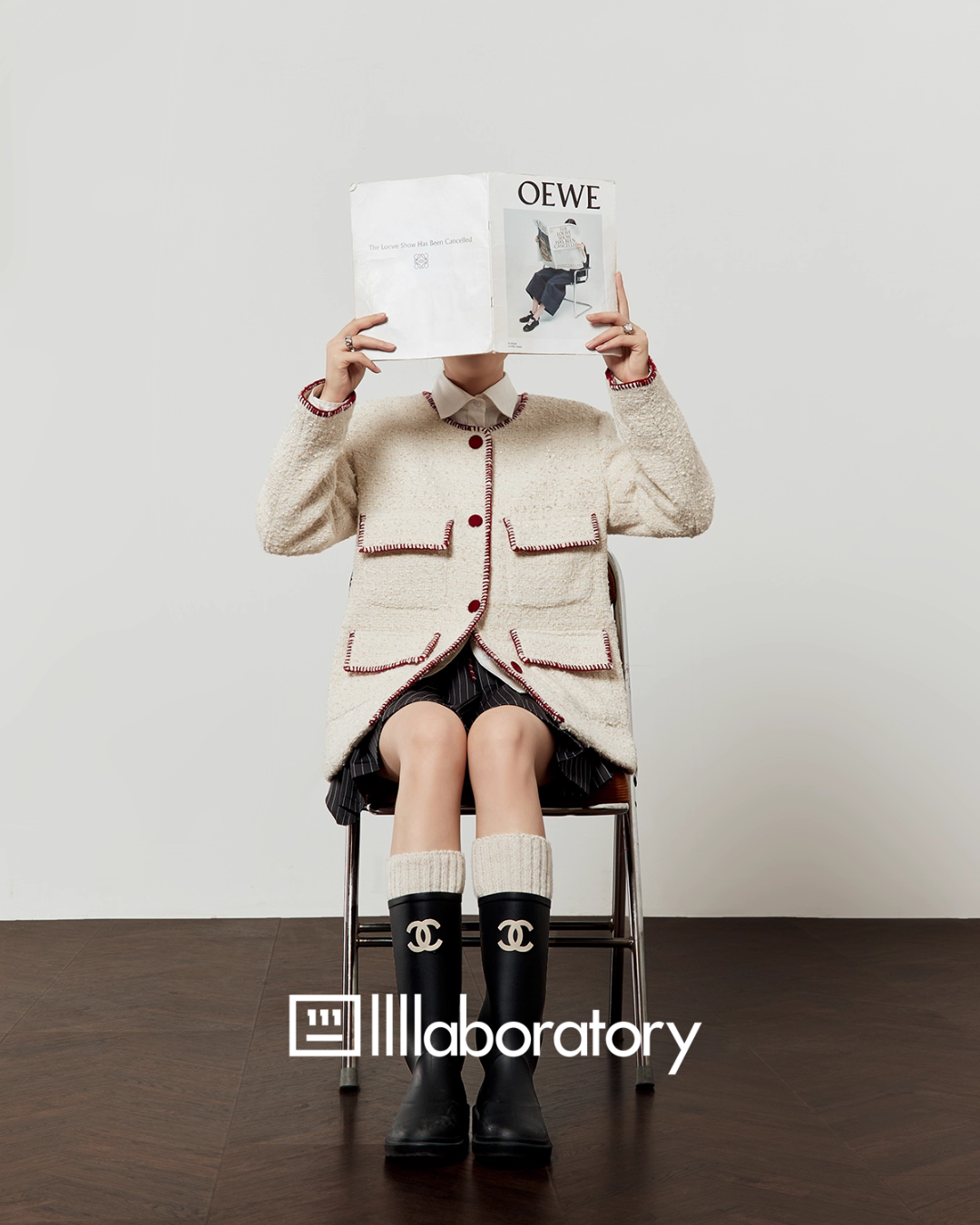 Elegant Tweed Jacket / Striped Pleated Skirt / White Long-Sleeve Shirt Elegant Tweed Jacket / Striped Pleated Skirt / White Long-Sleeve Shirt