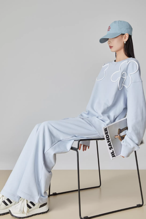 Floral Decorative Crewneck Pullover Top / Wide-Leg Pants