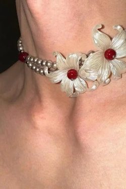 Floral Pearl Necklace