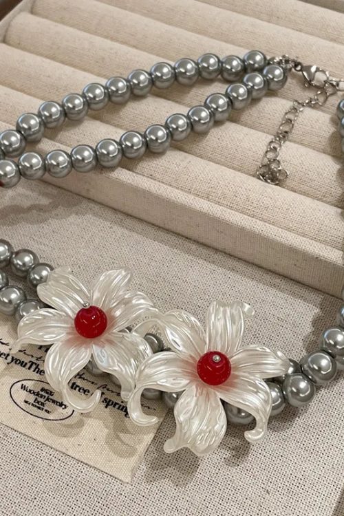 Floral Pearl Necklace
