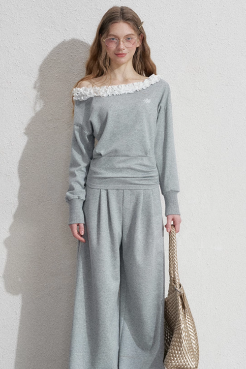 Frill Off-Shoulder Sweat Top / Wide Sweat Pants