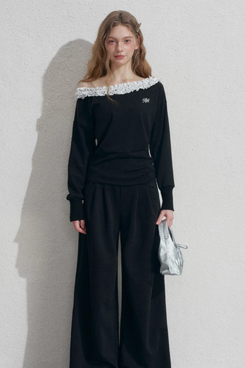 Frill Off-Shoulder Sweat Top / Wide Sweat Pants