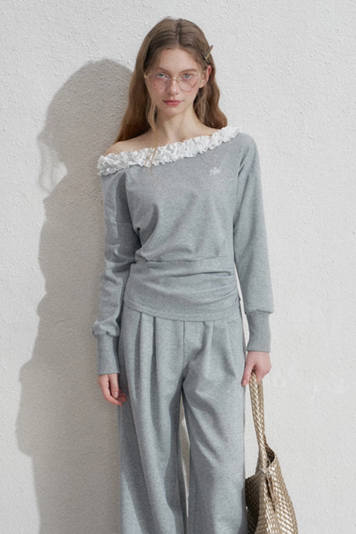 Frill Off-Shoulder Sweat Top / Wide Sweat Pants