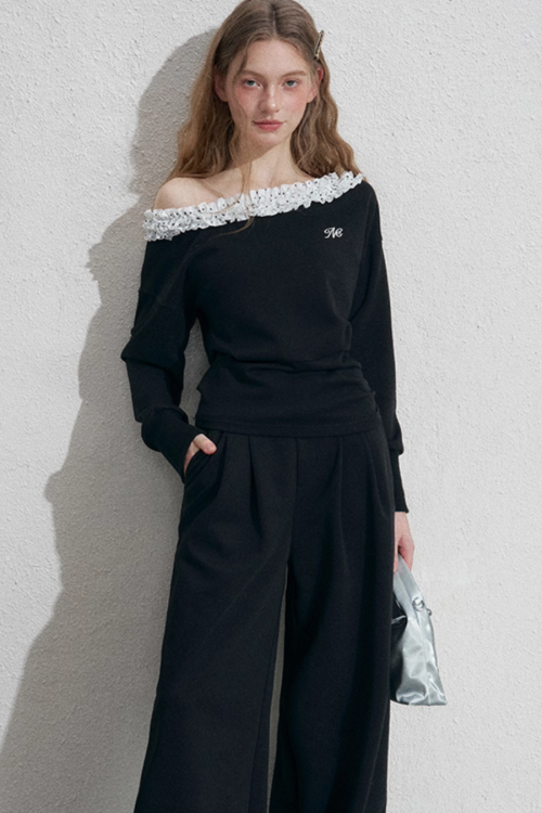 Frill Off-Shoulder Sweat Top / Wide Sweat Pants
