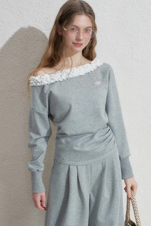 Frill Off-Shoulder Sweat Top / Wide Sweat Pants