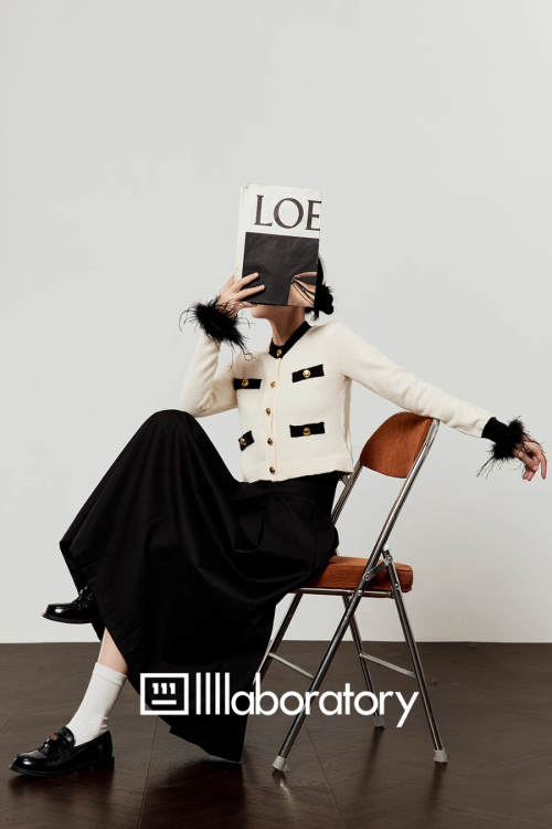 Gold Button Classical Knit Top