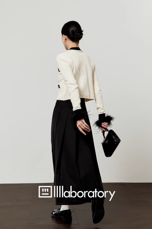 Gold Button Classical Knit Top